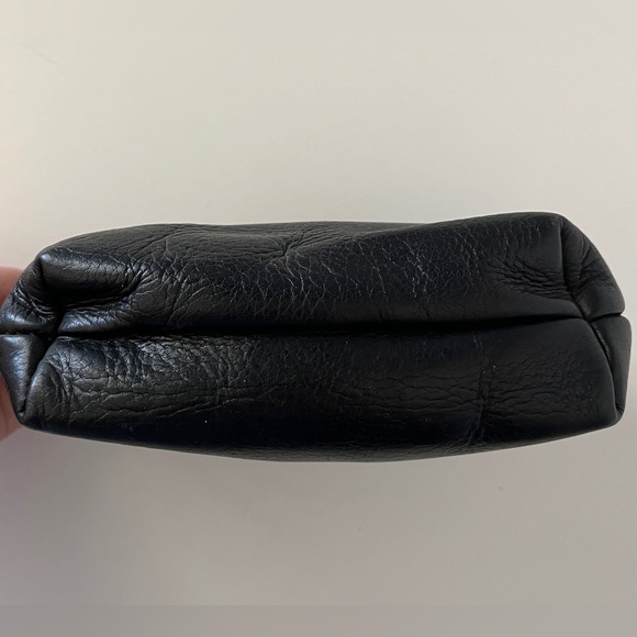 HOBO International small black pouch. Pebbled, soft leather. Excellent shape. - Picture 3 of 6